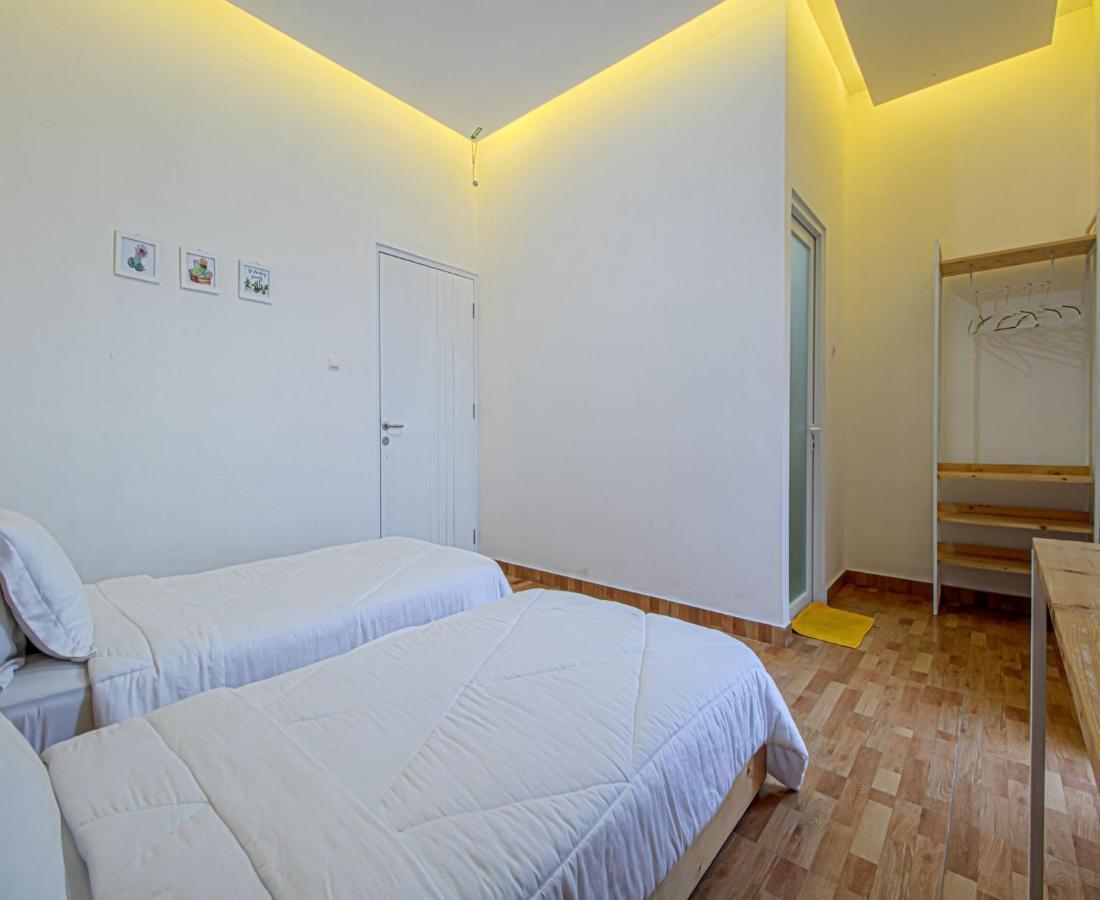 D'Journey Hotel Lembang Esterno foto